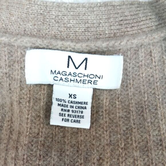 Magaschoni 100% Cashmere V-neck Button-Down Grannycore Cardiga Cream Women's XS. - Picture 2 of 10